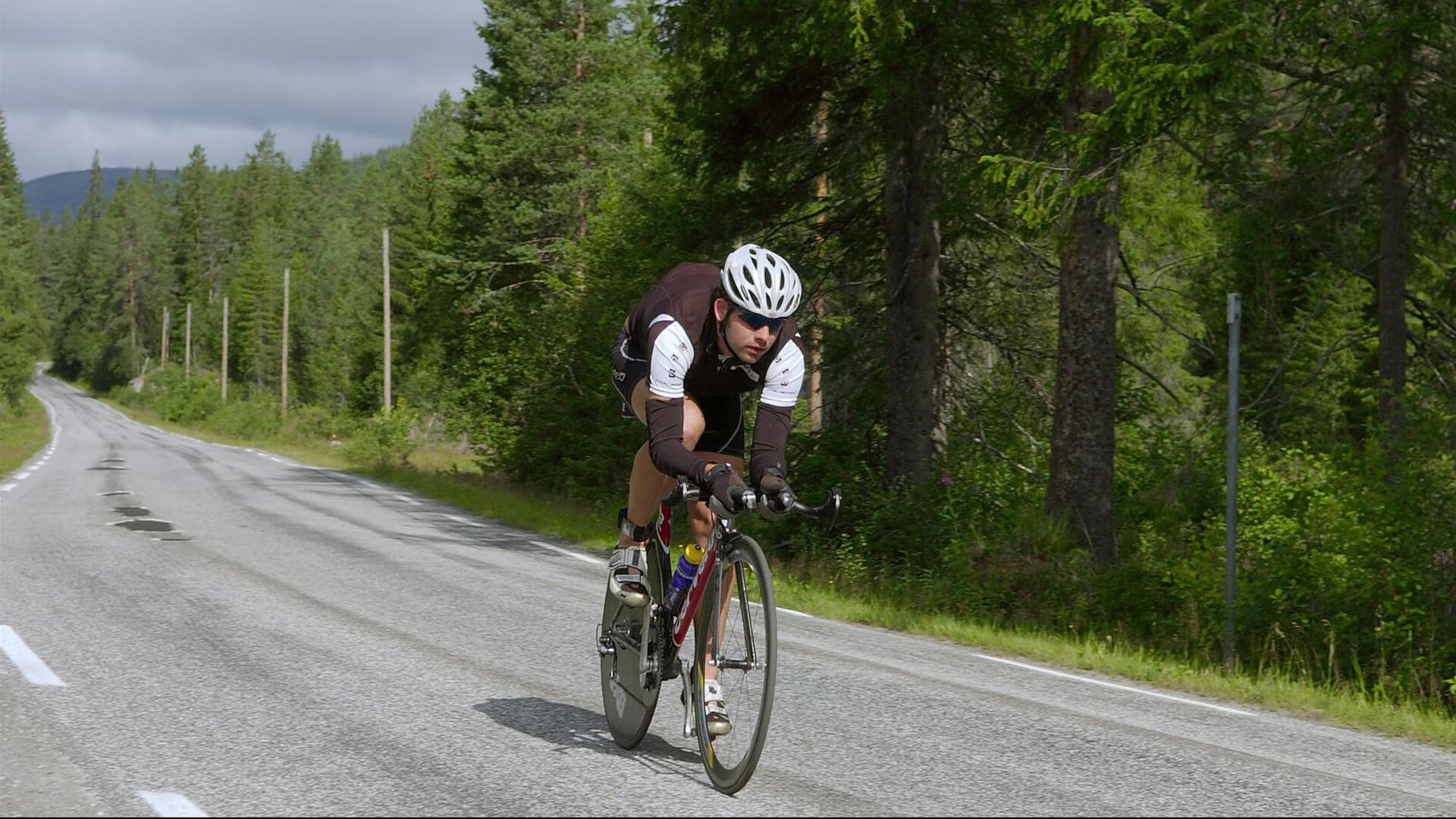 开云网站-《英雄联盟》新版本上线平衡改动引发讨论，英雄联盟英雄平衡
